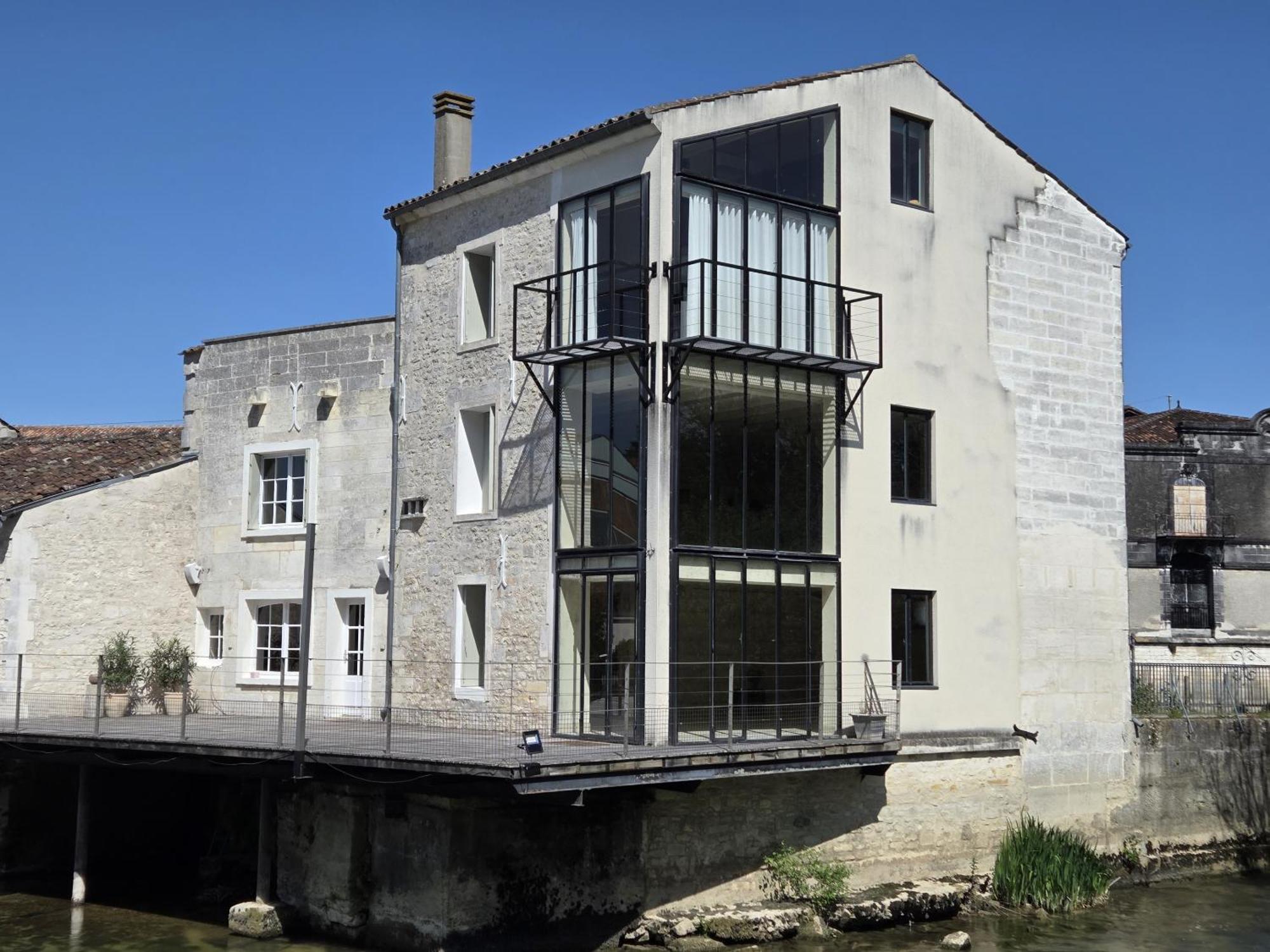 Апартаменти Quai 3 Loft Moderne Et Lumineux Les Pieds Dans L'Eau Жарнак Екстер'єр фото